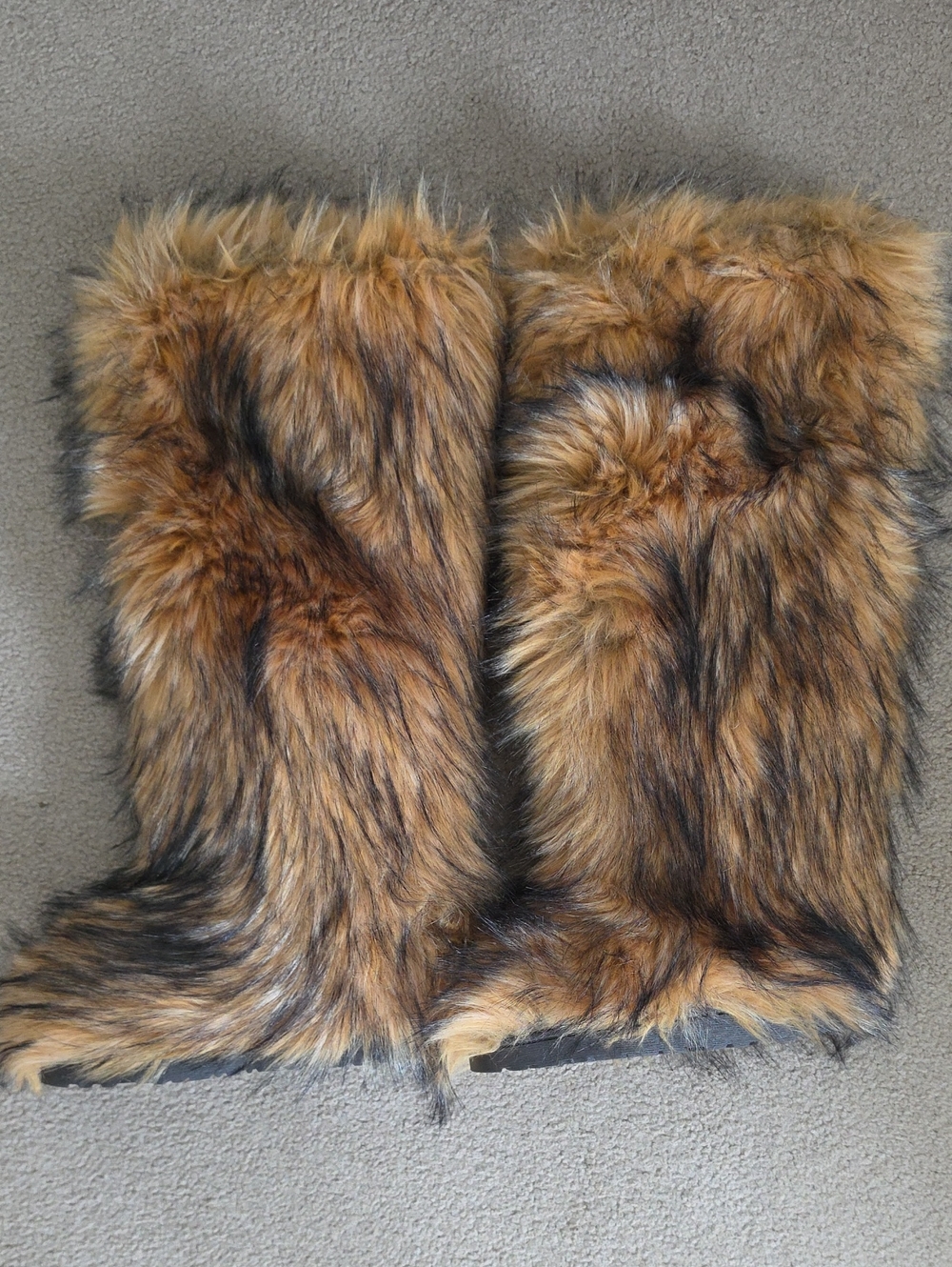 Faux Fur Cozy Boots in Brown/Black 6.5
